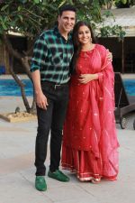 Akshay Kumar & Vidya Balan at the media interactions for film Mission Mangal at Sun n Sand on 18th Aug 2019 (7)_5d5ba705e123c.jpg