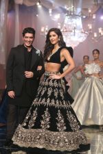 Katrina Kaif walk the ramp for Manish Malhotra_s show at Lakme Fashion Week in mumbai on 20th Aug 2019 (40)_5d5cf73fe3c57.jpg