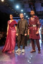 Hardik Pandya and Lisa Haydon walk the ramp at Lakme Fashion week 2019 for designer Amit Aggarwal on 21st Aug 2019 (14)_5d5e4559bc948.JPG
