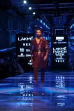Hardik Pandya walk the ramp at Lakme Fashion week 2019 for designer Amit Aggarwal on 21st Aug 2019 (2)_5d5e456d2cb79.JPG