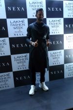 Krunal Pandya at Lakme Fashion Week 2019 on 21st Aug 2019 (8)_5d5e4597e0bcc.JPG