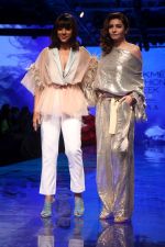 Manasi Scott, Shonali Nagrani at lakme fashion week Day 1 on 21st Aug 2019 (11)_5d5e462fafbf9.JPG