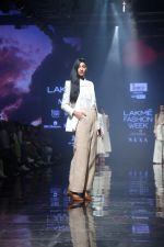 Model at lakme fashion week Day 1 on 21st Aug 2019 (14)_5d5e462796057.JPG