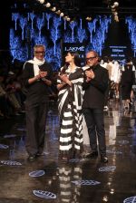 Athiya Shetty walk the ramp for designer Abraham & Thakore at Lakme Fashion Week 2019 on 22nd Aug 2019 (1)_5d5f8d651f534.JPG