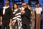 Athiya Shetty walk the ramp for designer Abraham & Thakore at Lakme Fashion Week 2019 on 22nd Aug 2019 (38)_5d5f8db463b6d.JPG