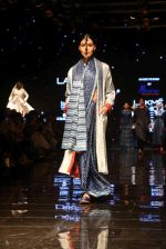 Model walk the ramp at Lakme Fashion Week 2019 Day 2 on 22nd Aug 2019 (12)_5d5f9817bc528.JPG