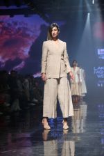Model walk the ramp at Lakme Fashion Week 2019 Day 2 on 22nd Aug 2019 (12)_5d5f98390781d.JPG