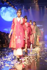 Model walk the ramp at Lakme Fashion Week 2019 Day 2 on 22nd Aug 2019 (179)_5d5f99d23887e.JPG