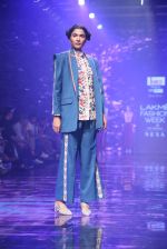 Model walk the ramp at Lakme Fashion Week 2019 Day 2 on 22nd Aug 2019 (25)_5d5f986c6518e.JPG