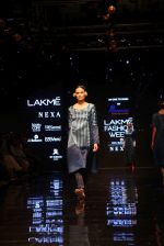 Model walk the ramp at Lakme Fashion Week 2019 Day 2 on 22nd Aug 2019 (29)_5d5f9856538a3.JPG