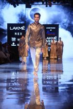 Model walk the ramp at Lakme Fashion Week 2019 Day 2 on 22nd Aug 2019 (47)_5d5f988a33884.JPG