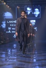Model walk the ramp at Lakme Fashion Week 2019 Day 2 on 22nd Aug 2019 (50)_5d5f98ba2a954.JPG