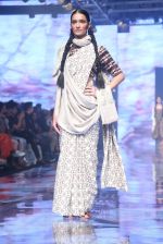 Model walk the ramp at Lakme Fashion Week 2019 Day 2 on 22nd Aug 2019 (63)_5d5f98e078f04.JPG