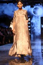 Model walk the ramp at Lakme Fashion Week 2019 Day 2 on 22nd Aug 2019 (64)_5d5f98be1eed8.JPG