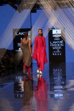 Model walk the ramp at Lakme Fashion Week 2019 Day 2 on 22nd Aug 2019 (71)_5d5f99163c98f.JPG