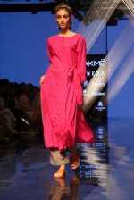 Model walk the ramp at Lakme Fashion Week 2019 Day 2 on 22nd Aug 2019 (78)_5d5f99279b2e3.JPG