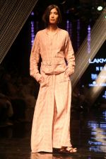 Model walk the ramp at Lakme Fashion Week 2019 Day 2 on 22nd Aug 2019 (94)_5d5f9946533a5.JPG