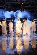 Model walk the ramp at Lakme Fashion Week 2019 Day 2 on 22nd Aug 2019 (96)_5d5f9917ee8ba.JPG