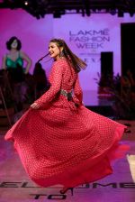 Aahana Kumra At lakme fashion week 3 on 23rd Aug 2019 (35)_5d60ea18037ba.JPG