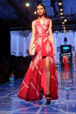 Model walk the ramp for Nachiket Barve on Lakme Fashion Week Day 3 on 23rd Aug 2019 (66)_5d60f557bfea0.JPG
