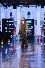 Rakul Preet Singh walk the ramp for Nachiket Barve on Lakme Fashion Week Day 3 on 23rd Aug 2019 (368)_5d60f8c5cc876.JPG