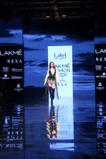 Tara sutaria walk the ramp for Ritu Kumar at Lakme Fashion Week Day 3 on 23rd Aug 2019 (55)_5d60f898bcd91.JPG