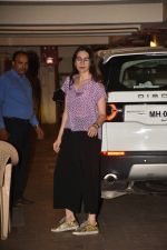 Karishma Kapoor spotted at Kareena Kapoor_s house in bandra on 23rd Aug 2019 (24)_5d624a6843245.jpg