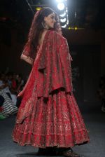 Genelia D_Souza walk the ramp for Saroj Jalan At lakme fashion week 2019 on 25th Aug 2019 (21)_5d6391b8597aa.JPG