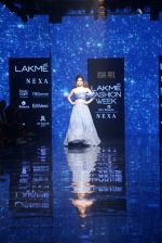 Kangana Ranaut walk the ramp for Disha Patil At lakme fashion week 2019 on 25th Aug 2019 (64)_5d63917c07eed.JPG