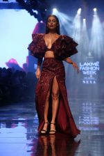 Malaika Arora walk the ramp at lakme fashion week 2019 on 25th Aug 2019 (12)_5d6391bcaf05f.JPG