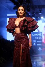 Malaika Arora walk the ramp at lakme fashion week 2019 on 25th Aug 2019 (20)_5d6391e1b1ceb.JPG