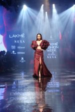 Malaika Arora walk the ramp at lakme fashion week 2019 on 25th Aug 2019 (40)_5d639251435a0.JPG