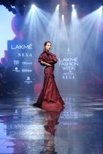 Malaika Arora walk the ramp at lakme fashion week 2019 on 25th Aug 2019 (43)_5d63925b0d063.JPG