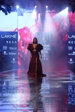 Malaika Arora walk the ramp at lakme fashion week 2019 on 25th Aug 2019 (5)_5d6391a68be99.JPG