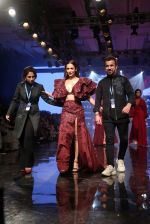 Malaika Arora walk the ramp at lakme fashion week 2019 on 25th Aug 2019 (56)_5d6392768c0d0.JPG