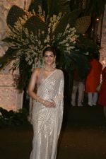 Kriti Sanon at Mukesh Ambani_s house for Ganpati celebration on 2nd Sept 2019 (92)_5d6f6a26b19ca.jpg