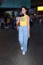 Ananya Panday in a Yellow tank top and blue jeans on 23rd May 2023 (2)_646e18df8e8c9.jpg