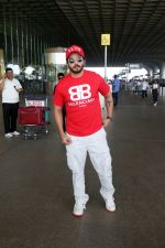 Dheeraj Dhoopar wearing VLTN Cap Balenciaga Paris T-Shirt White Pants and Shoes with red sole on 24 May 2023 (11)_646e433e0311c.jpg