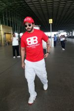 Dheeraj Dhoopar wearing VLTN Cap Balenciaga Paris T-Shirt White Pants and Shoes with red sole on 24 May 2023 (7)_646e4330e979b.jpg