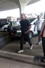 Rajinikanth at Airport on 19th May 2023 (11)_646da862c73b2.jpg