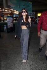 Rhea Chakraborty at Airport on 23rd May 2023 (13)_646dec0546476.jpg