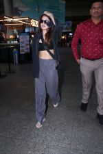 Rhea Chakraborty at Airport on 23rd May 2023 (15)_646dec20d05f2.jpg