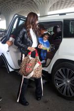 Shilpa Shetty Kundra holding Atelier Bag Valentino Garavani on 24 May 2023 (5)_646e45521f9fa.jpg
