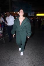 Tamanna Bhatia in green at Airport on 23 May 2023 (10)_646ded2b831d1.jpg