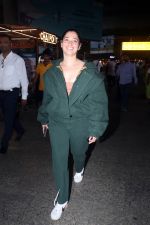 Tamanna Bhatia in green at Airport on 23 May 2023 (8)_646ded1a471e4.jpg