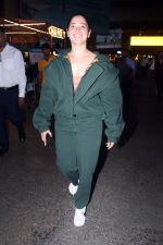 Tamanna Bhatia in green at Airport on 23 May 2023 (9)_646ded232fddd.jpg