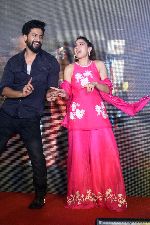 Vicky Kaushal and Sara Ali Khan launch song Tere Vaaste from movie Zara Hatke Zara Bachke on 24 May 2023 (20)_646ee5e2a0a07.jpg