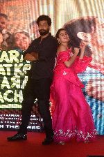 Vicky Kaushal and Sara Ali Khan launch song Tere Vaaste from movie Zara Hatke Zara Bachke on 24 May 2023 (8)_646ee5d778973.jpg
