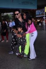 Krushna Abhishek and Kashmera Shah with children Rayaan and Krishaang (7)_647033383ebd7.jpg