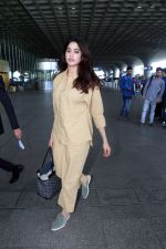 Janhvi Kapoor holding Tas Goyard Saint Louis PM Tote handbag wearing light brown shirt and wide pants and Meya light green genuine suede leather loafer shoes (8)_6475d01d9fa1b.jpg